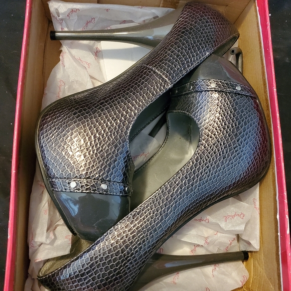 Cupid Shoes - FINAL PRICE Snakeskin faux heels